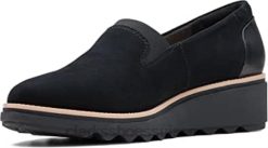 mocassins à plateforme Sharon Dolly pour femmes Clarks en daim noir avec monde beige foncé femmes N6R8B1506 Clarks daim noir avec monde beige foncé